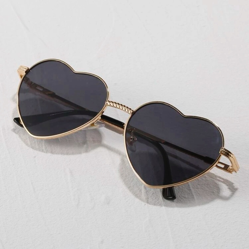 [2 Pairs] 3/$22🩶 Round & Heart Fashion Sunglasses Eyeglasses Black Women Gold - Picture 6 of 14